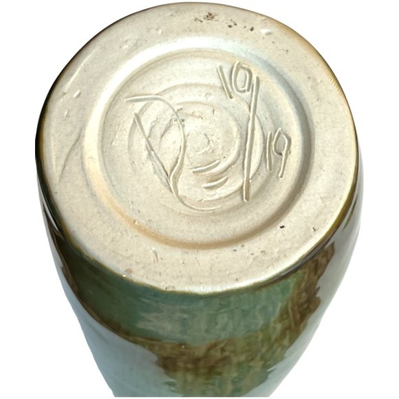 Stunning DOUBLE-SIDED and MARKED Pinched POTTERY Vase Applique Adorment 10 of 19 - Picture 8 of 10